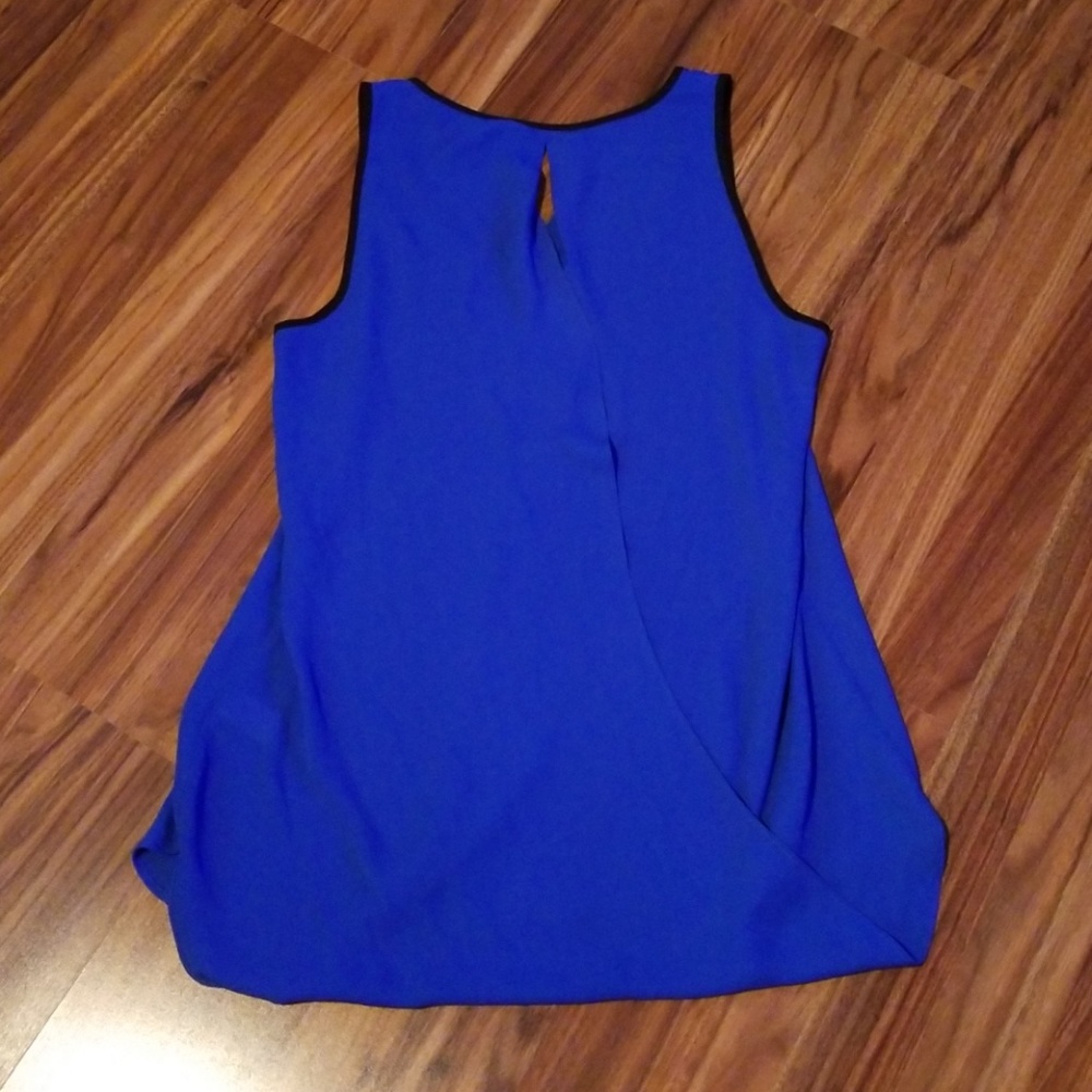 Express Open Draped Back Tank - Picture 2 of 5